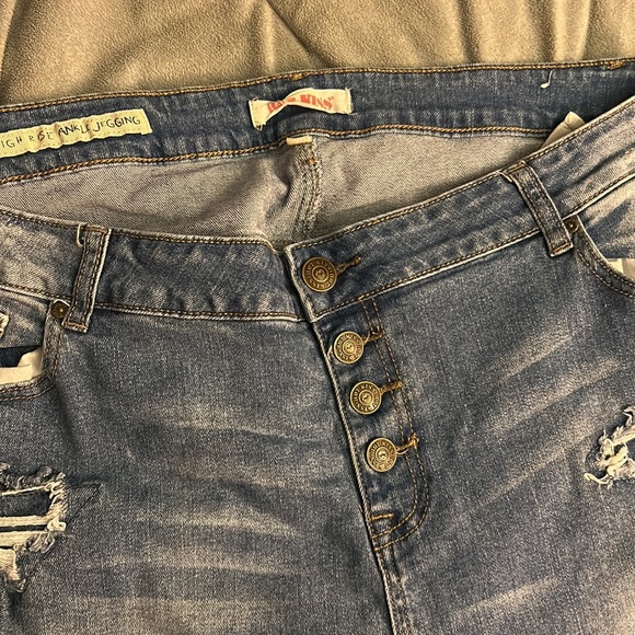 Hot kiss ripped jeans - Picture 3 of 4